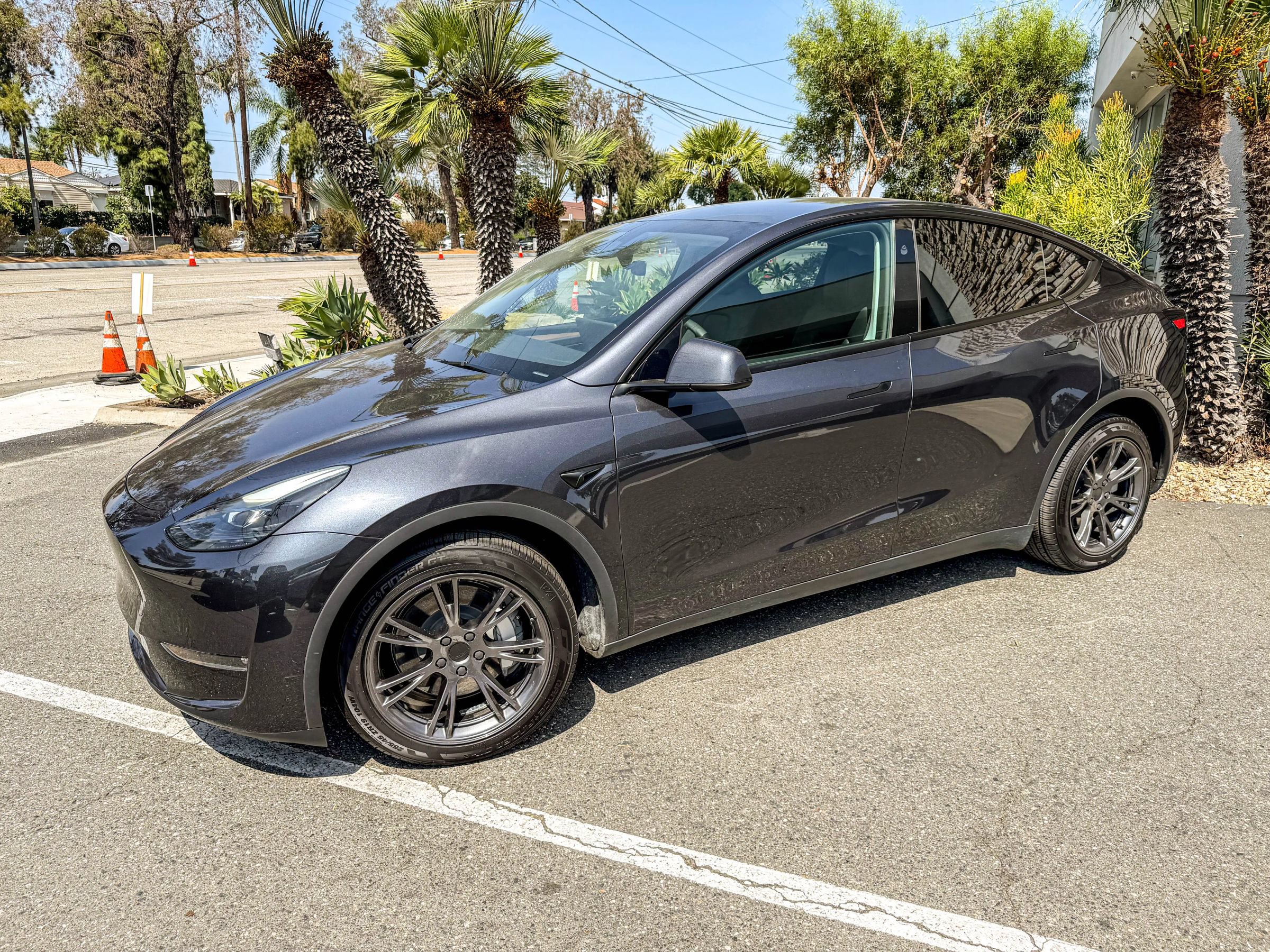 Used 2024 Tesla Model Y Long Range AWD/4WD image 6