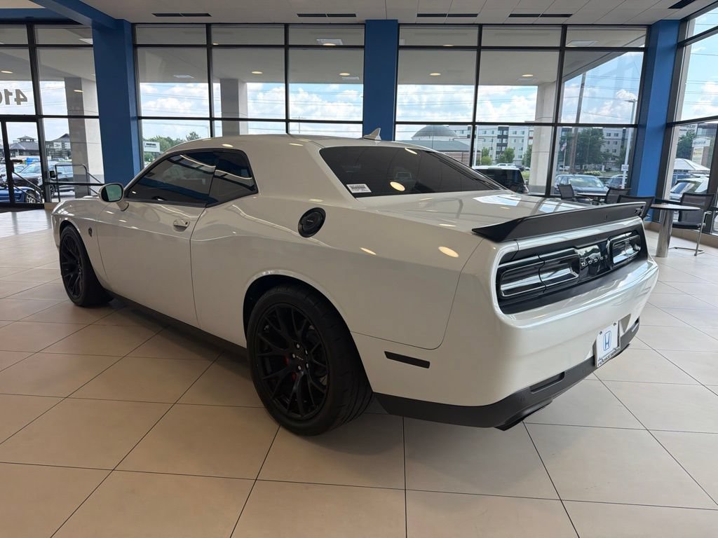 Used 2015 Dodge Challenger SRT Hellcat RWD image 3