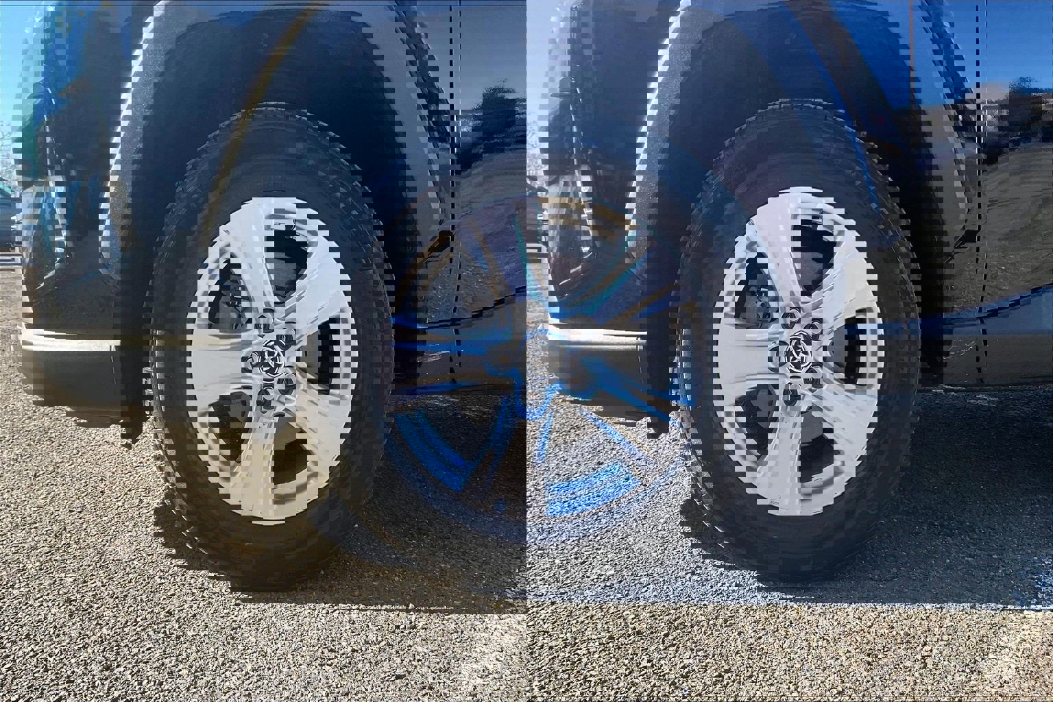 Used 2021 Toyota RAV4 XLE w/ Convenience Package image 9