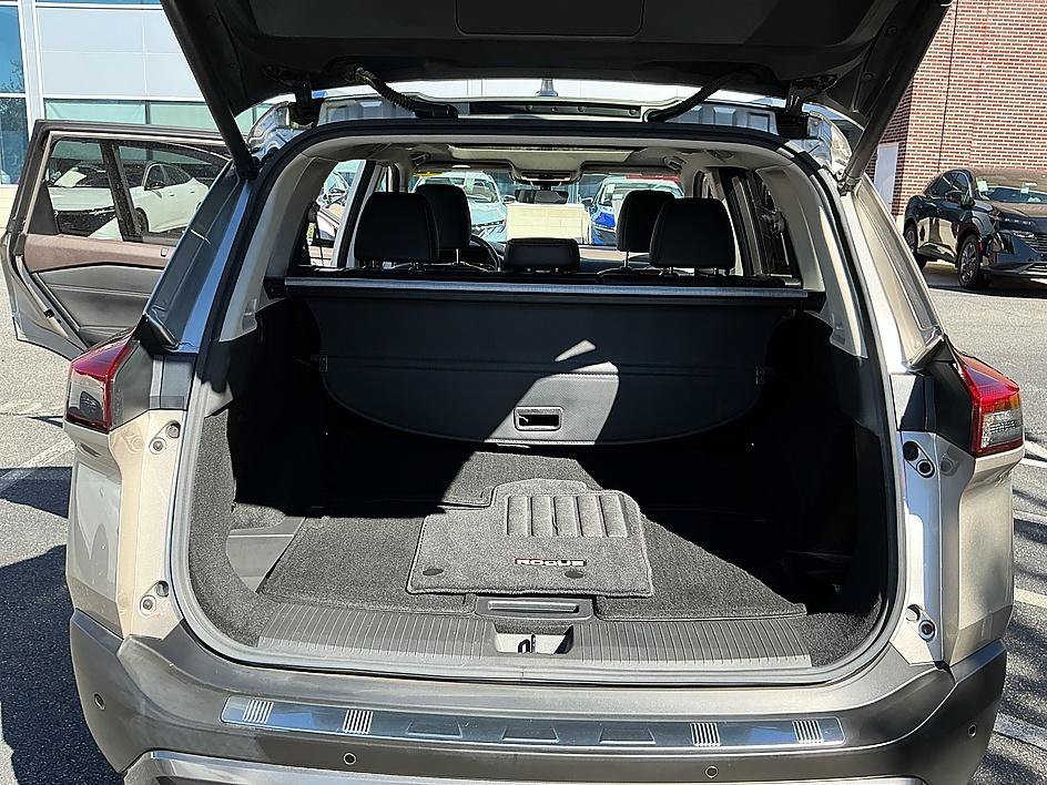 Certified 2022 Nissan Rogue SL w/ SL Premium Package FWD image 28
