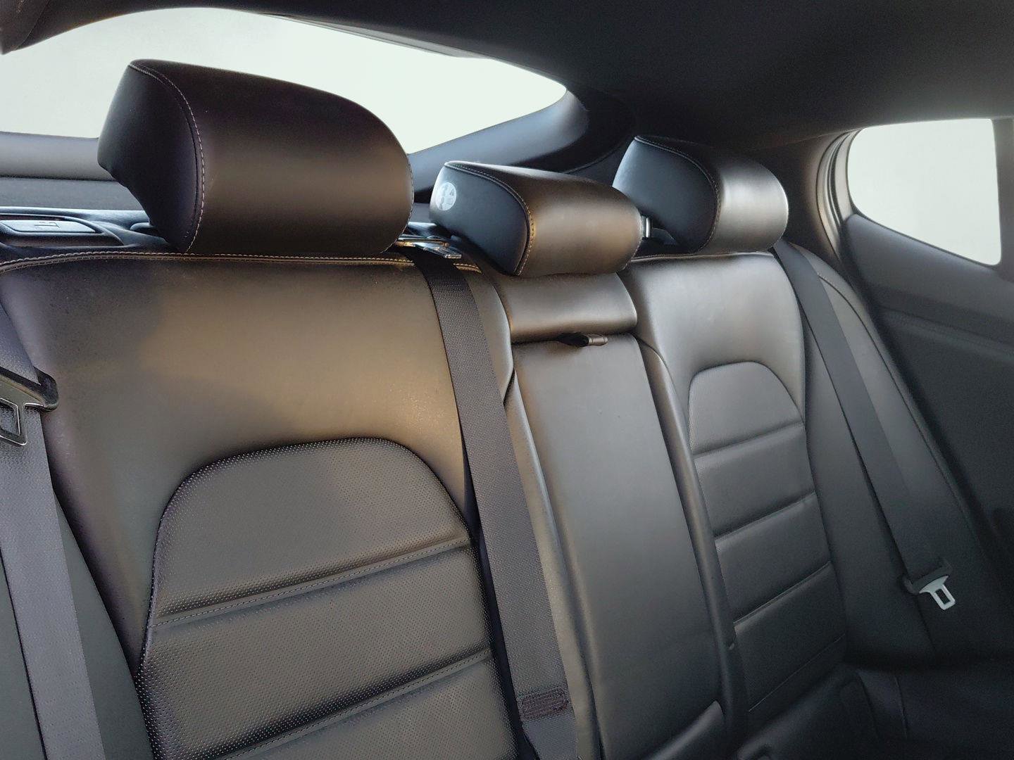 Used 2018 Kia Stinger GT2 image 15