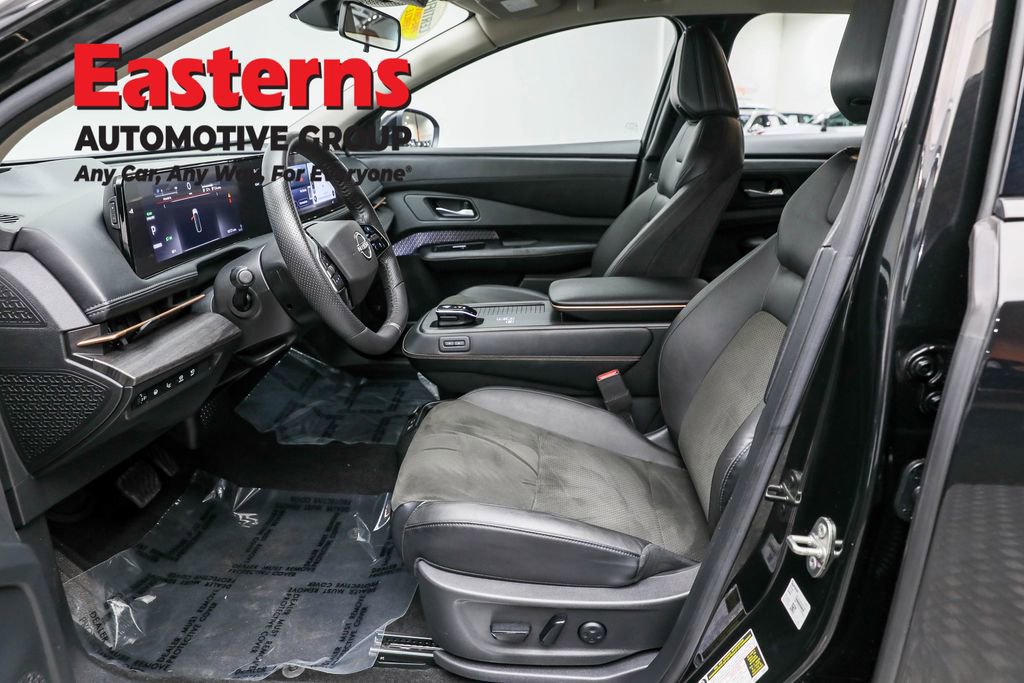 Used 2024 Nissan Ariya AWD image 13