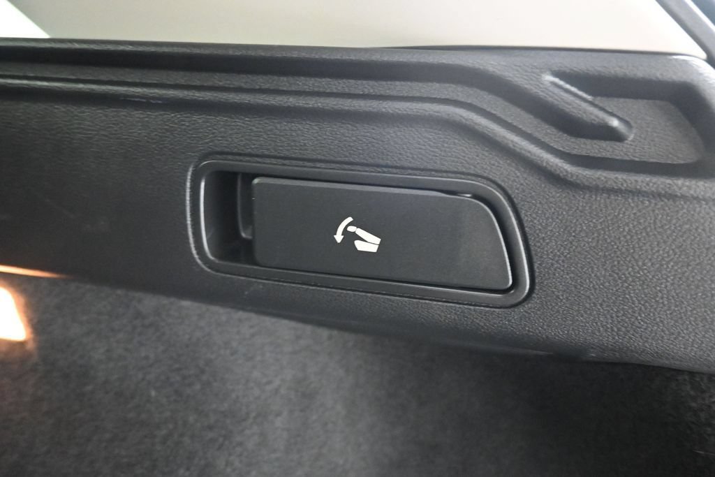 Used 2019 INFINITI QX50 Luxe w/ Navigation Package FWD image 44