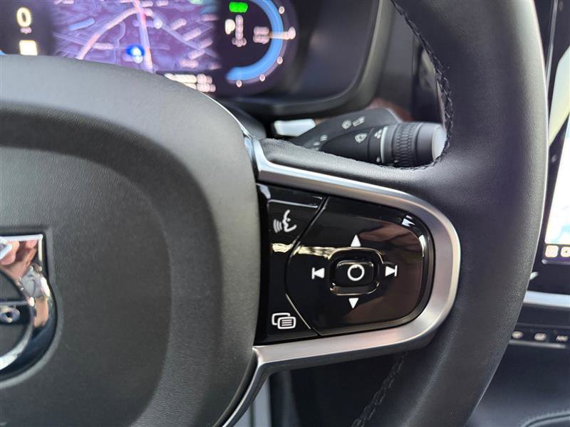 Used 2023 Volvo S60 T8 Plus image 29