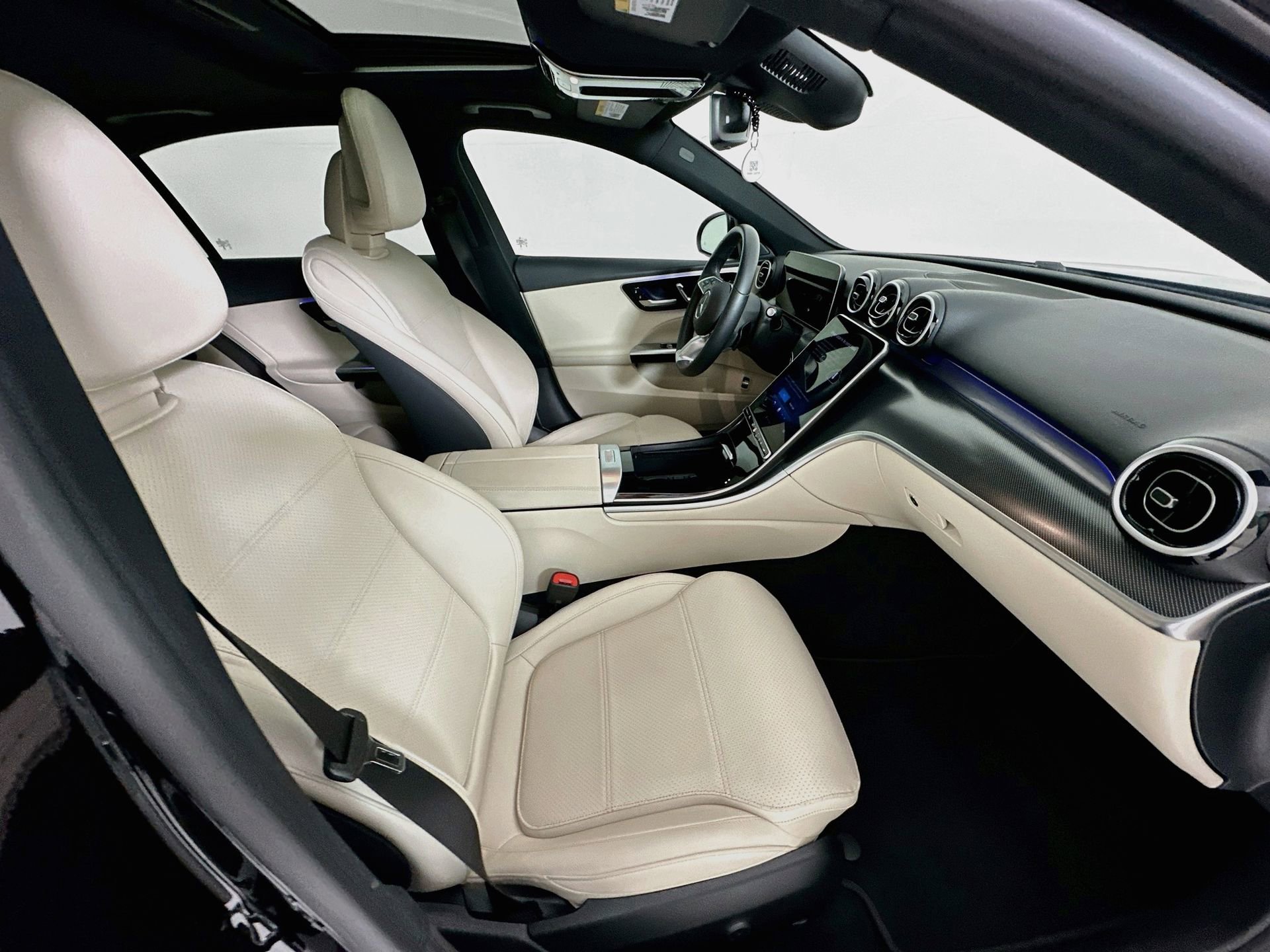 Certified 2025 Mercedes-Benz C 300 Sedan image 28