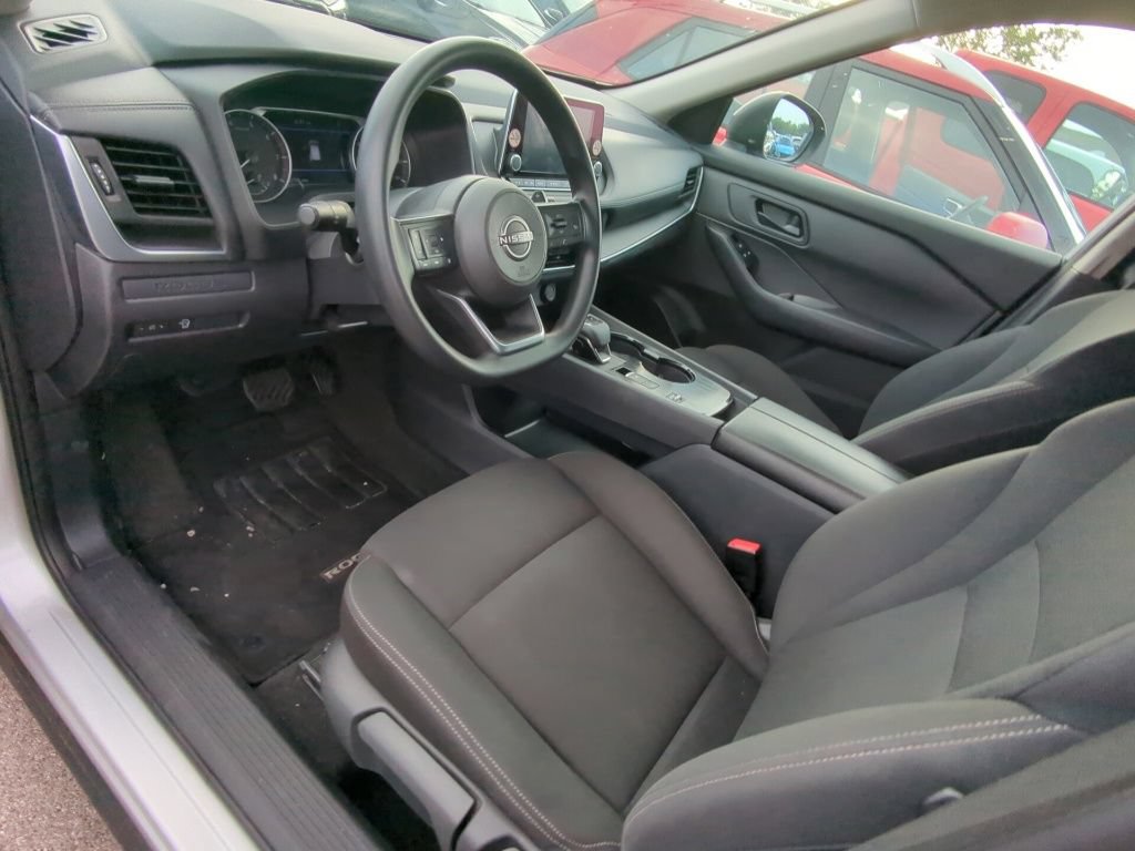 Used 2024 Nissan Rogue S FWD image 7