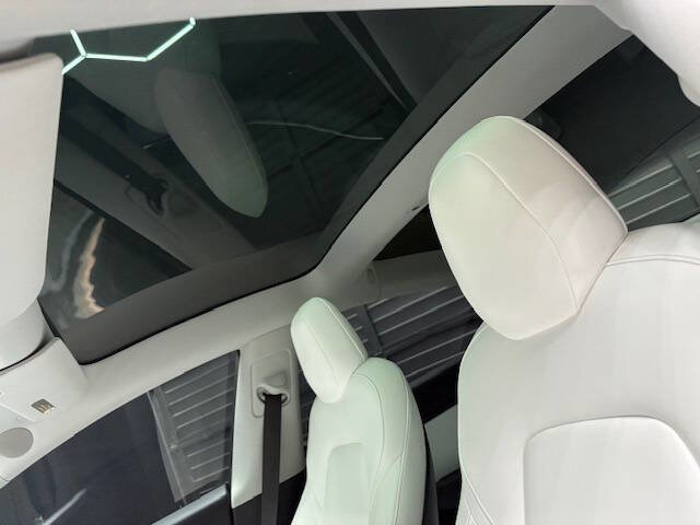 Used 2018 Tesla Model 3 Long Range image 17