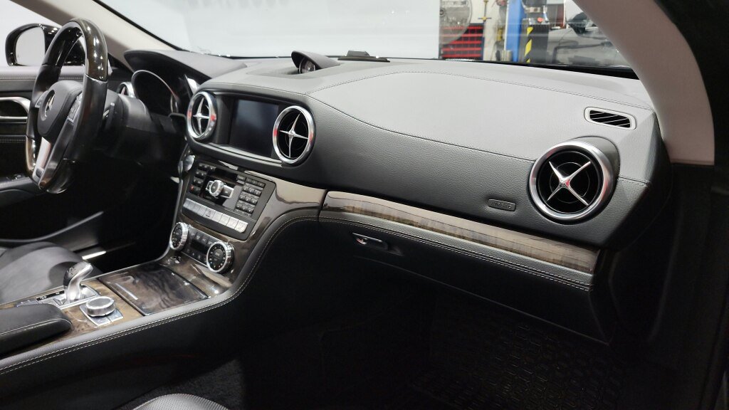 Used 2013 Mercedes-Benz SL 550 image 35
