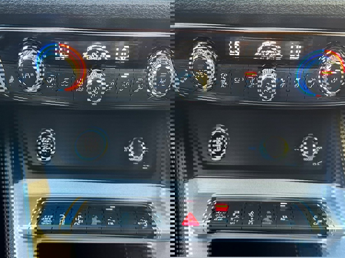 Used 2022 Audi Q3 2.0T Premium w/ Convenience Package image 34