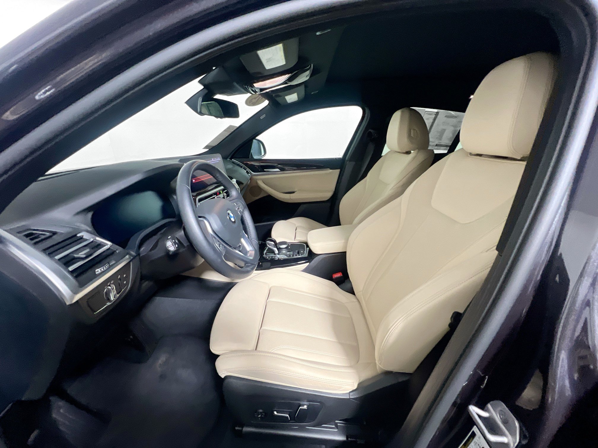 Used 2025 BMW X4 xDrive30i AWD/4WD image 7