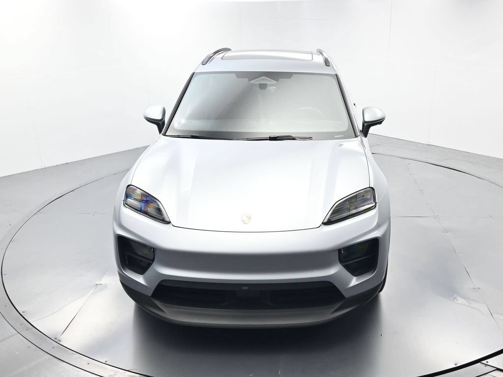 Certified 2025 Porsche Macan Electric RWD image 44