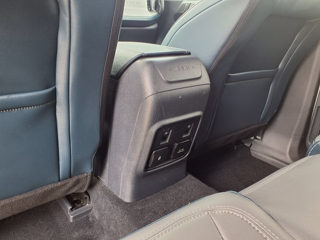 Used 2024 Ford Bronco Outer Banks AWD/4WD image 18