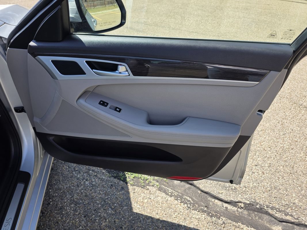 Used 2017 Genesis G80 3.8 AWD/4WD image 19