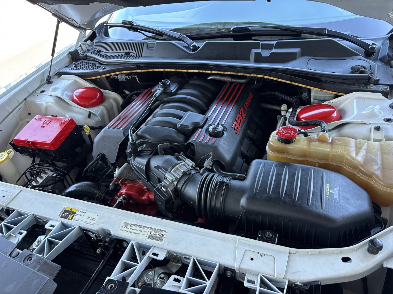 Used 2015 Dodge Challenger SRT image 20