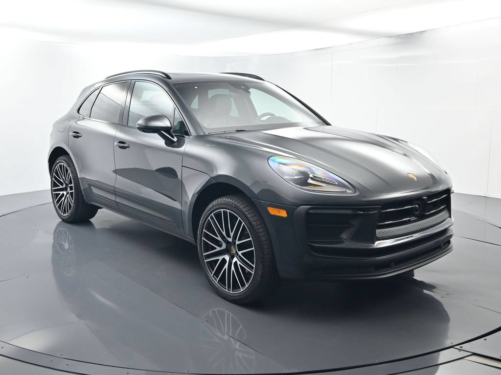 Certified 2026 Porsche Macan AWD/4WD image 17