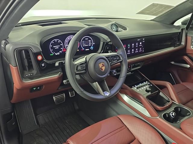 Certified 2025 Porsche Cayenne GTS image 4