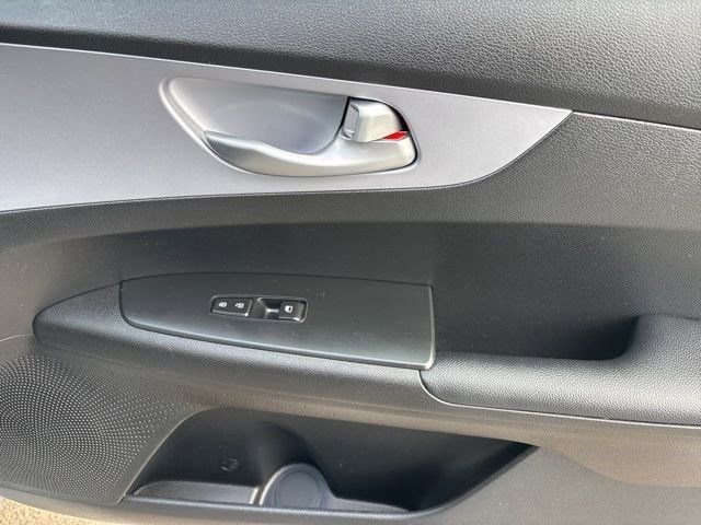 Used 2024 Kia Forte LXS image 38