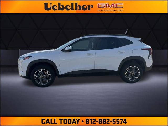 Used 2025 Chevrolet Trax LT w/ Driver Confidence Package image 16