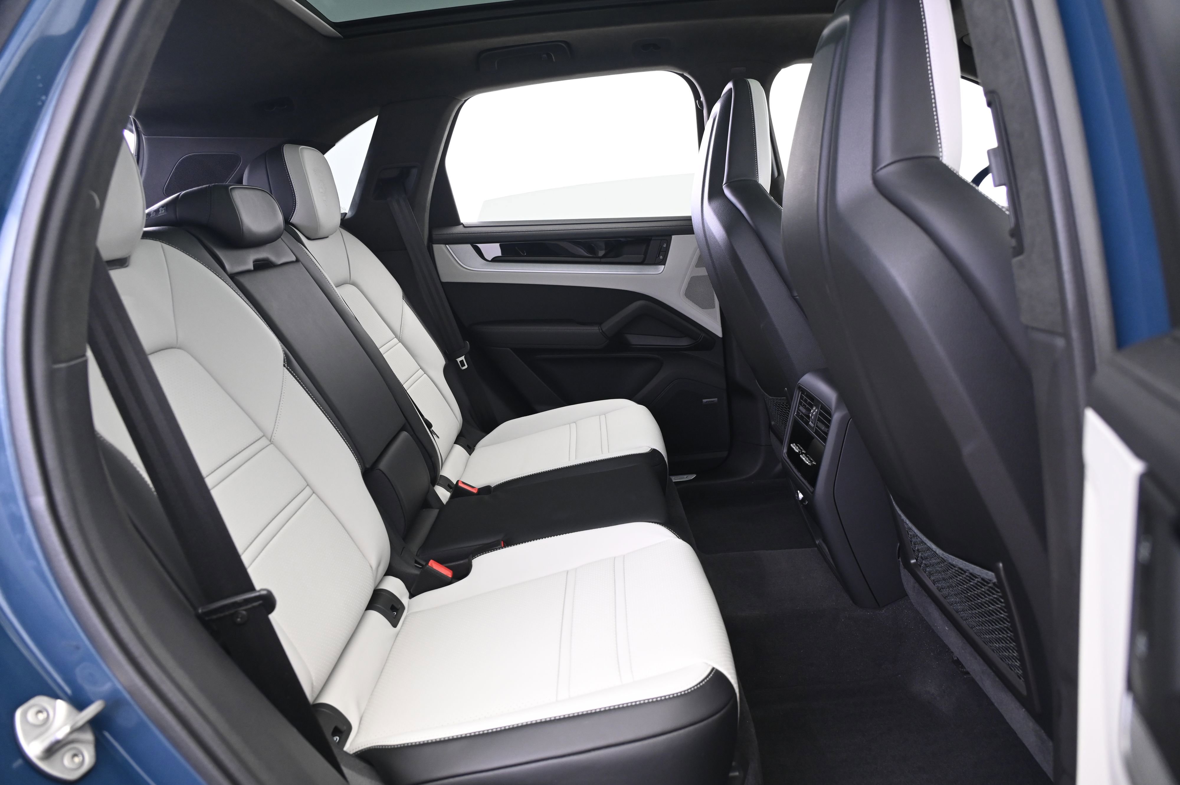 Certified 2024 Porsche Cayenne S image 18