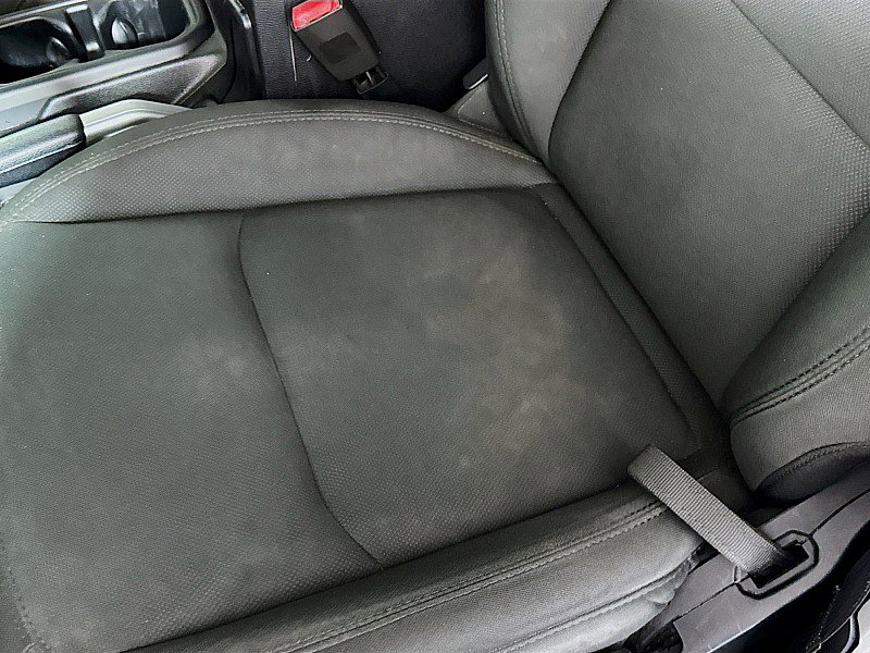 Used 2018 Jeep Wrangler Unlimited Sahara w/ Cold Weather Group image 19