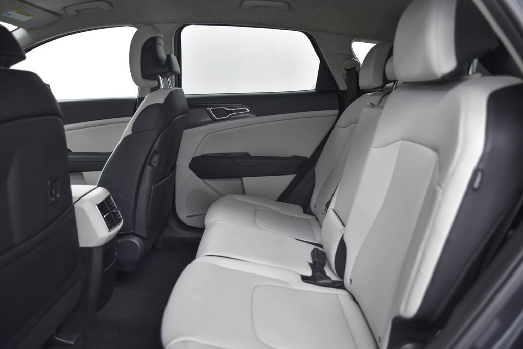 Used 2024 Kia Sportage EX image 14