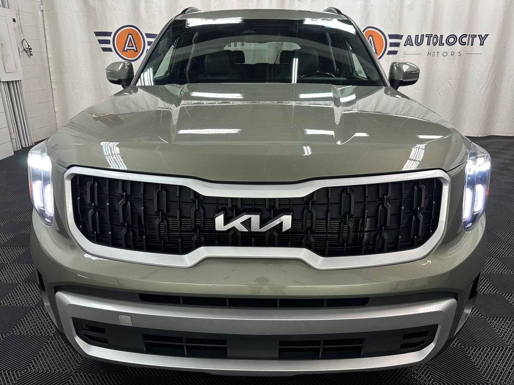 Used 2023 Kia Telluride EX X-Line AWD/4WD image 3
