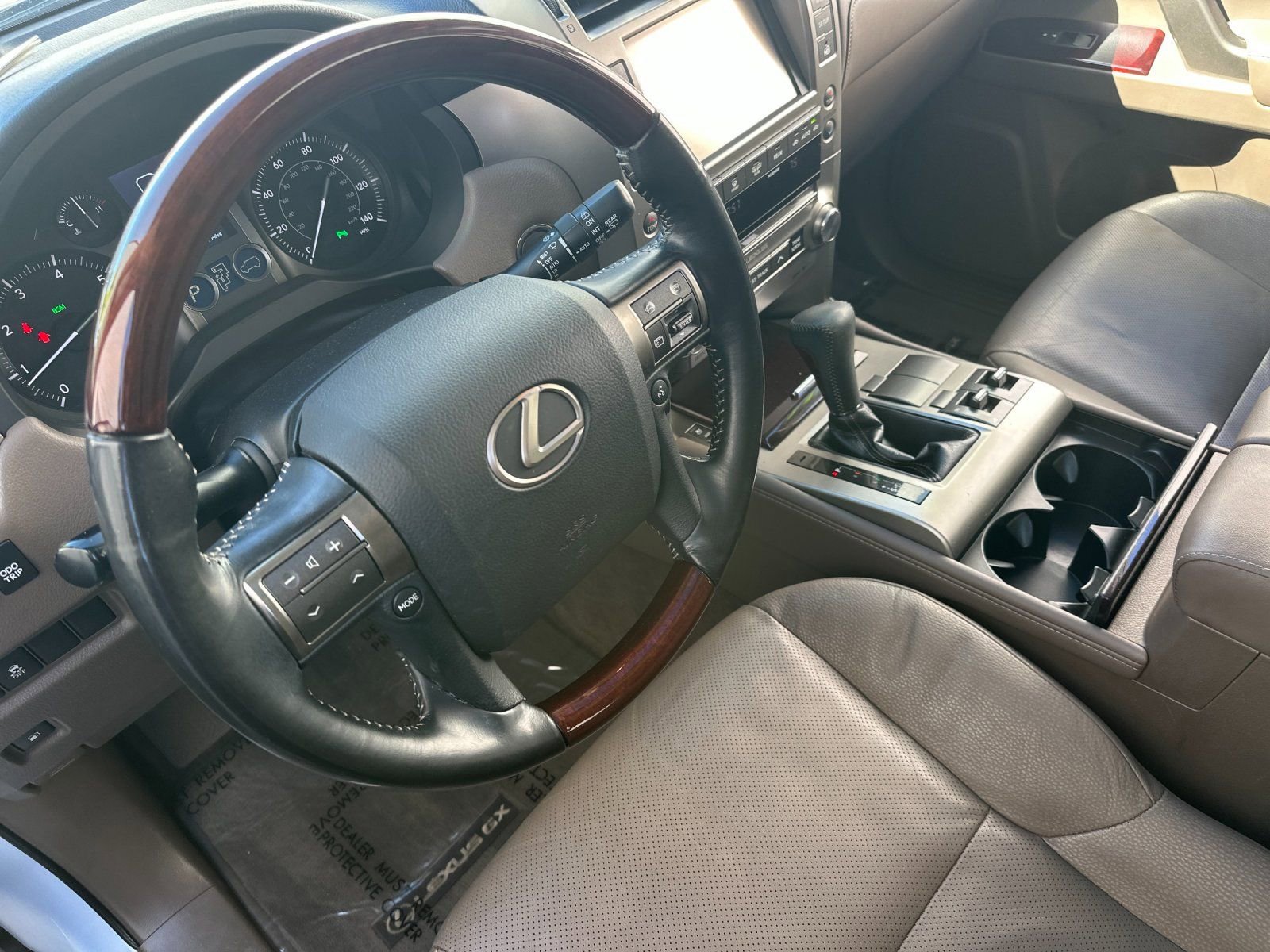 Used 2017 Lexus GX 460 Premium w/ Premium Package image 10