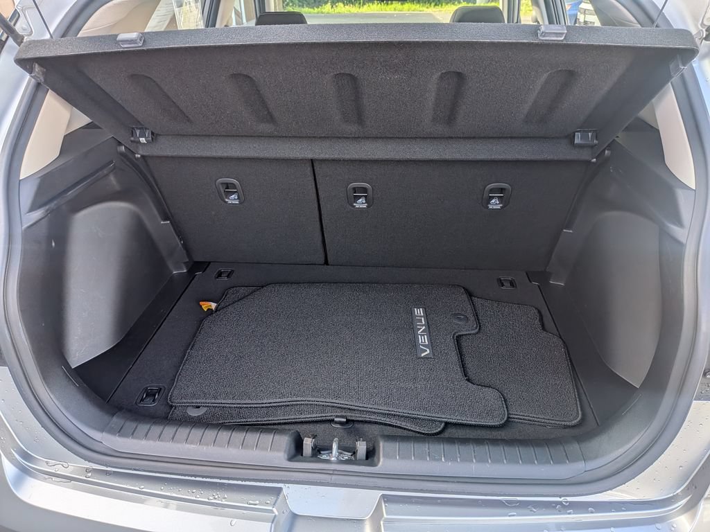 Certified 2024 Hyundai Venue SEL FWD image 31