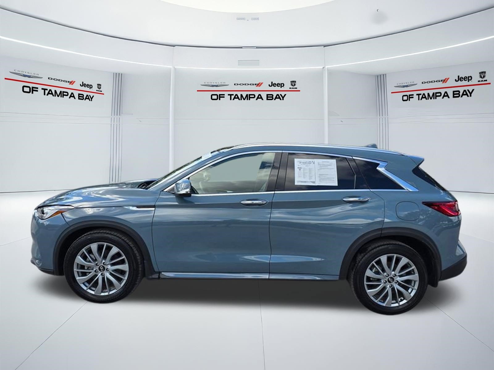 Used 2025 INFINITI QX50 Luxe AWD/4WD image 3