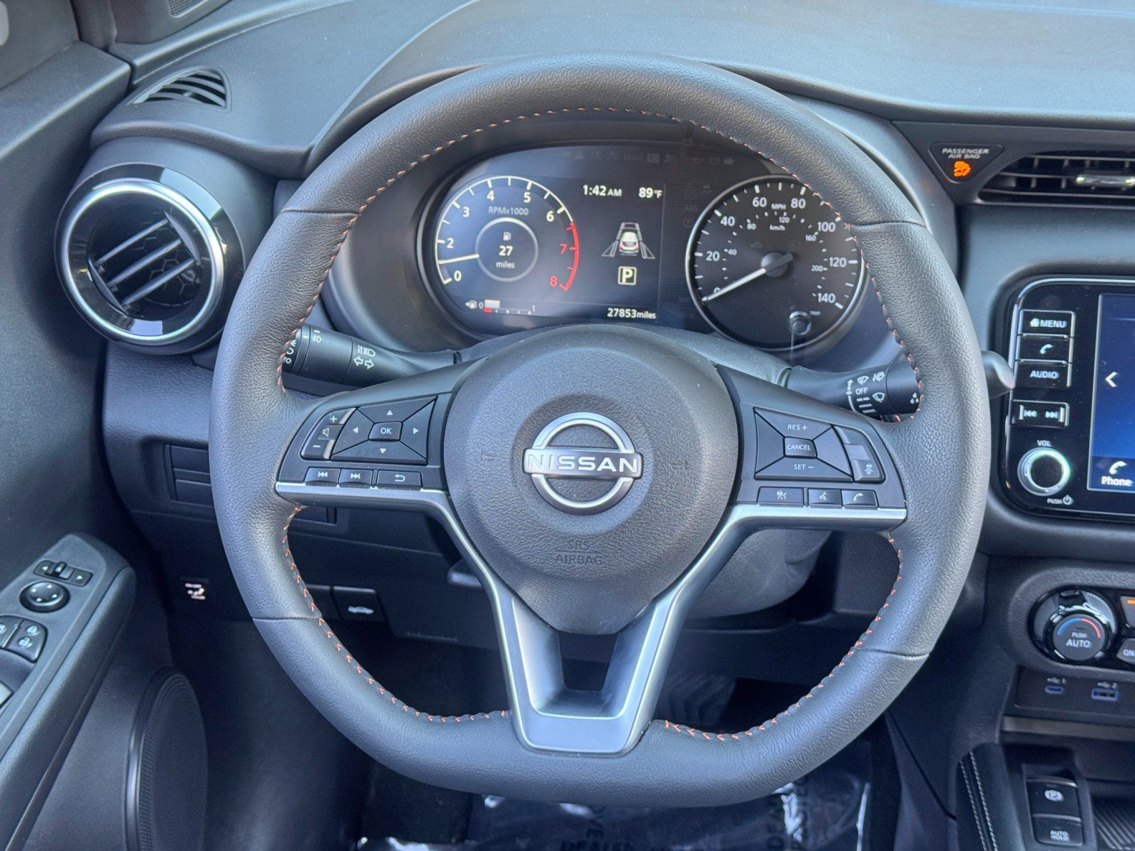 Used 2023 Nissan Kicks SR w/ SR Premium Package FWD image 18