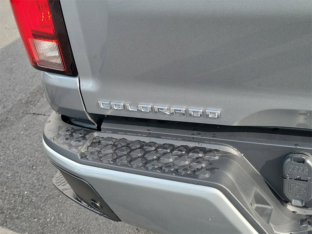 Used 2025 Chevrolet Colorado LT w/ LT Convenience Package image 21