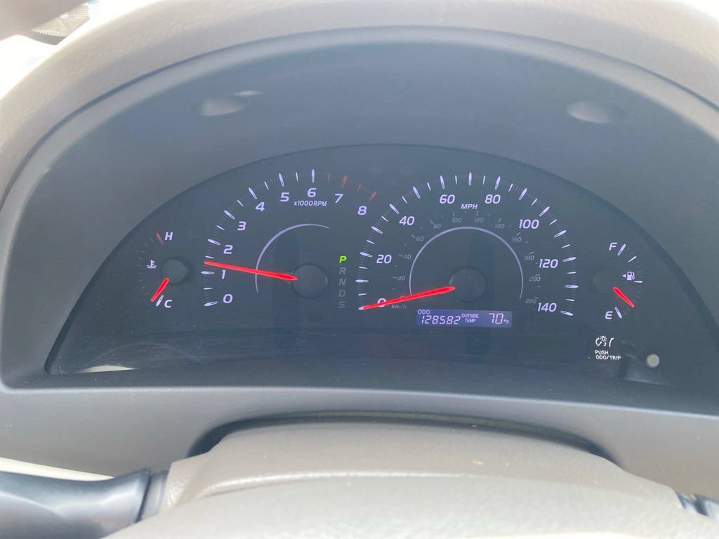 Used 2011 Toyota Camry LE FWD image 13
