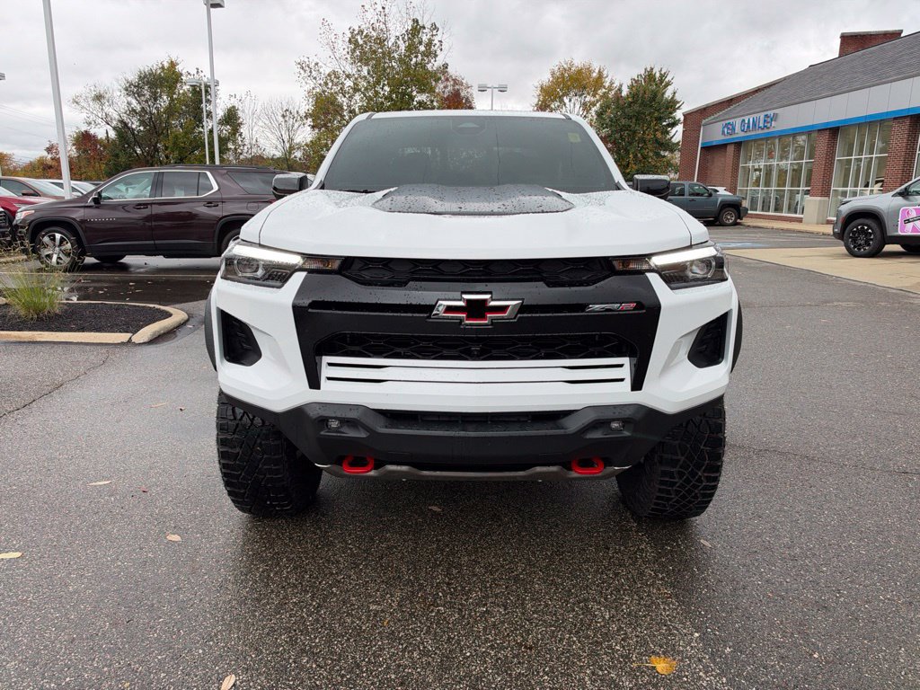Used 2026 Chevrolet Colorado ZR2 w/ Technology Package AWD/4WD image 7
