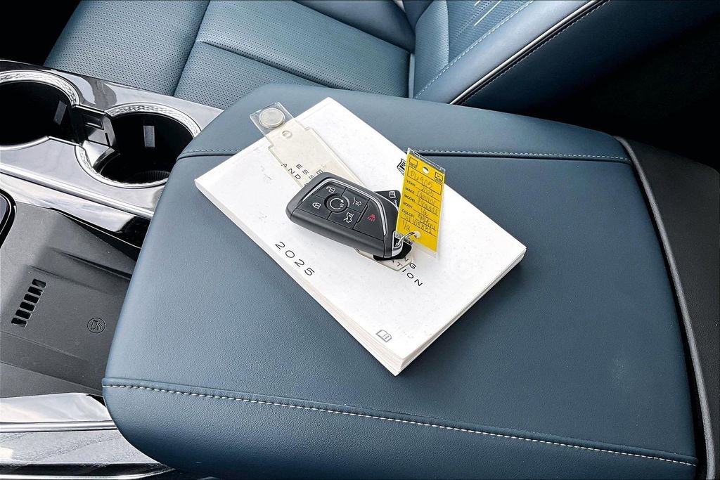Certified 2025 Cadillac Escalade IQ Luxury 2 w/ LPO, Premium Carpet Package AWD/4WD image 35