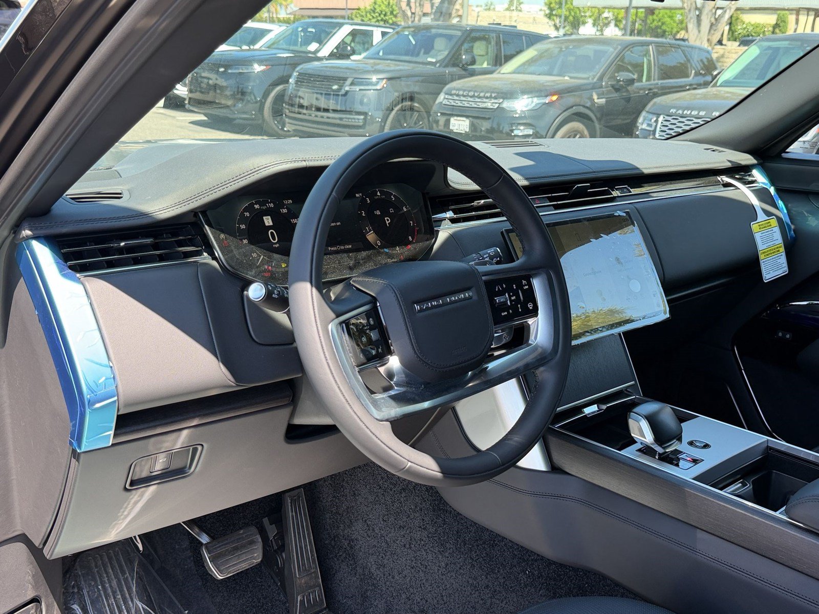 New 2026 Land Rover Range Rover SV AWD/4WD image 4