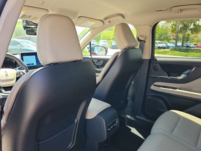 Certified 2025 Lincoln Corsair FWD image 11