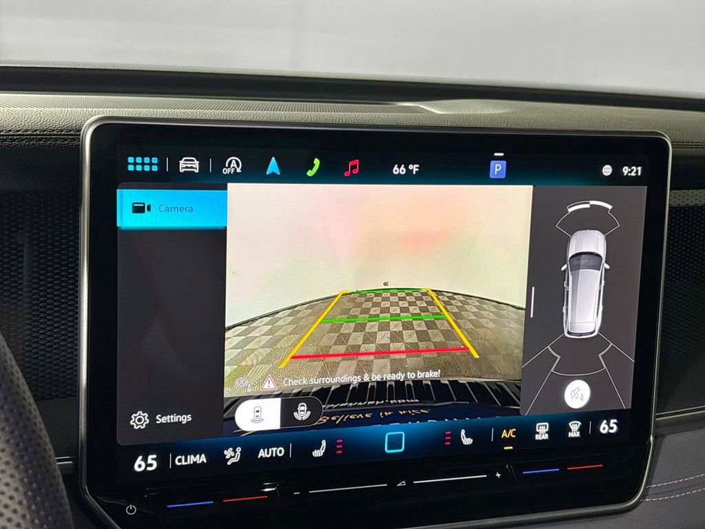 New 2025 Volkswagen Tiguan SE R-Line image 17