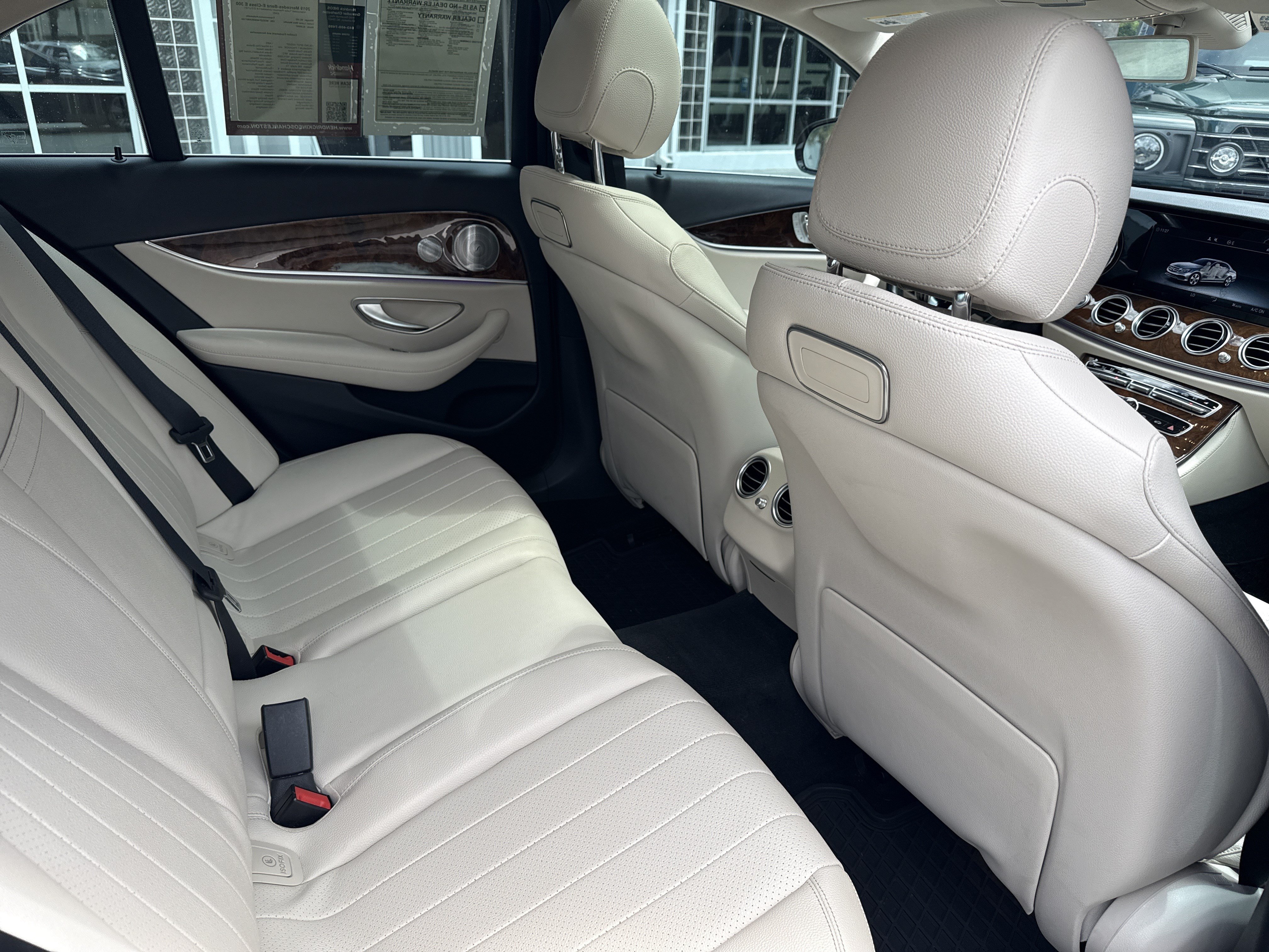 Used 2019 Mercedes-Benz E 300 4MATIC image 30