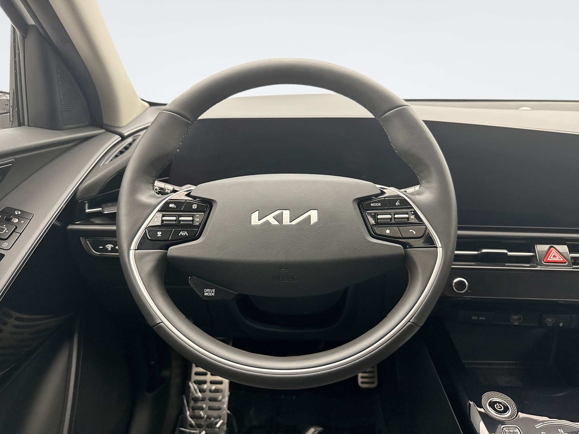 Used 2023 Kia Niro Wave w/ Wave Preserve Package FWD image 12