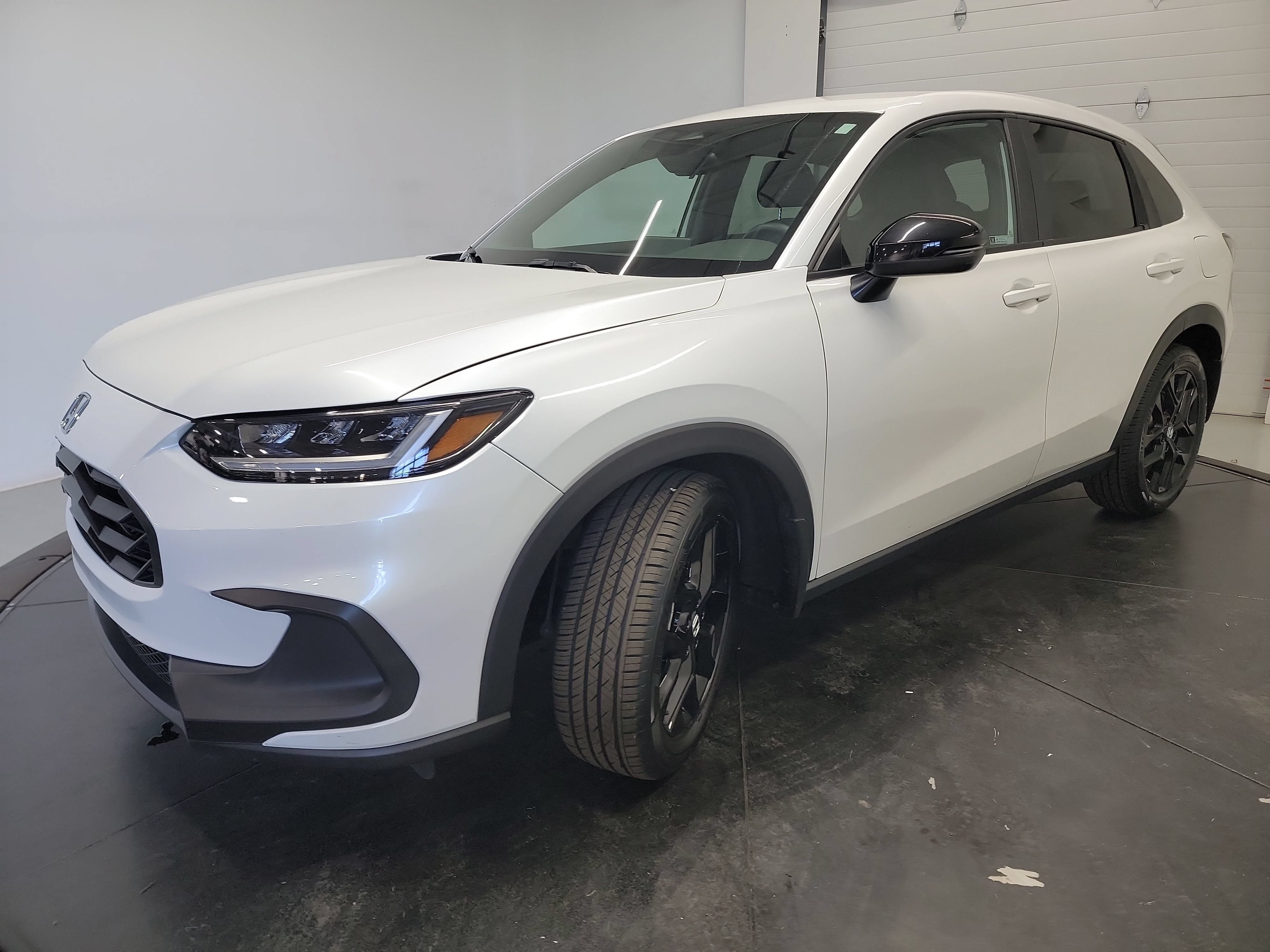 Used 2024 Honda HR-V Sport image 3