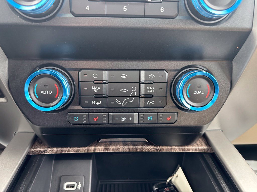 Used 2019 Ford F350 Lariat w/ Lariat Ultimate Package AWD/4WD image 27