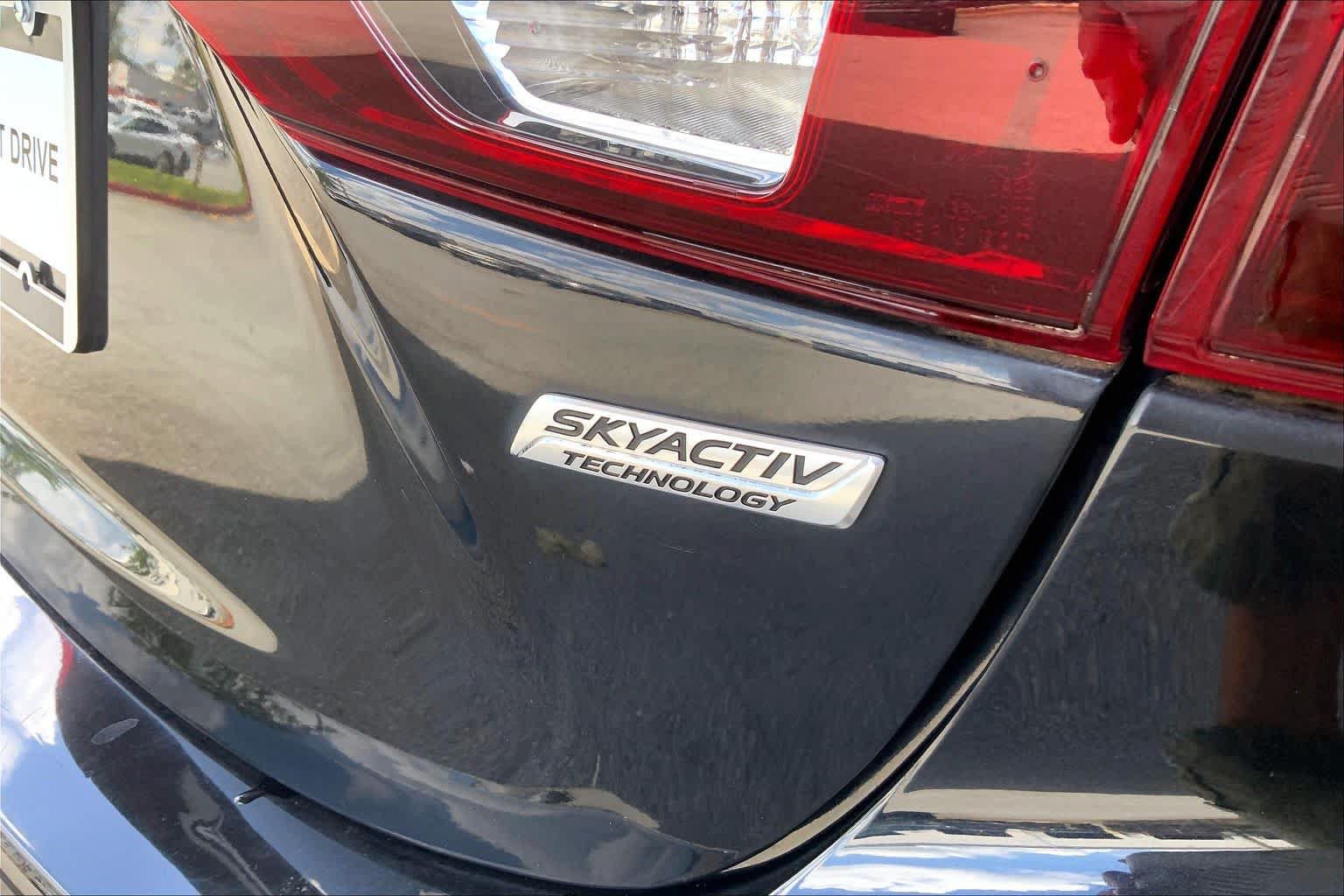 Used 2018 MAZDA MAZDA3 Sport FWD image 10