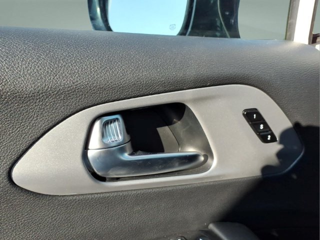 Used 2025 Chrysler Pacifica Limited FWD image 18