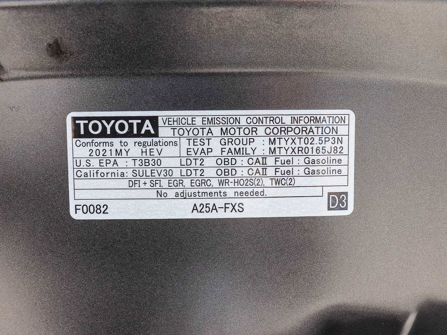 Used 2021 Toyota RAV4 XLE w/ Carpet Mat Package (TMS) AWD/4WD image 28