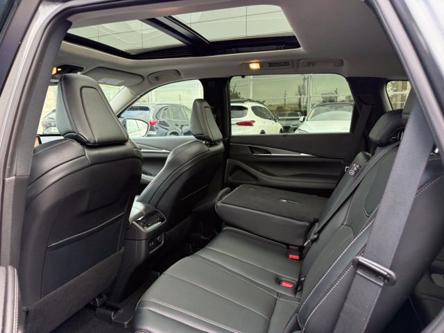 Used 2023 INFINITI QX60 Luxe w/ Cargo Package AWD/4WD image 6