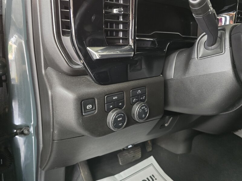 Used 2025 Chevrolet Silverado 1500 LT AWD/4WD image 20
