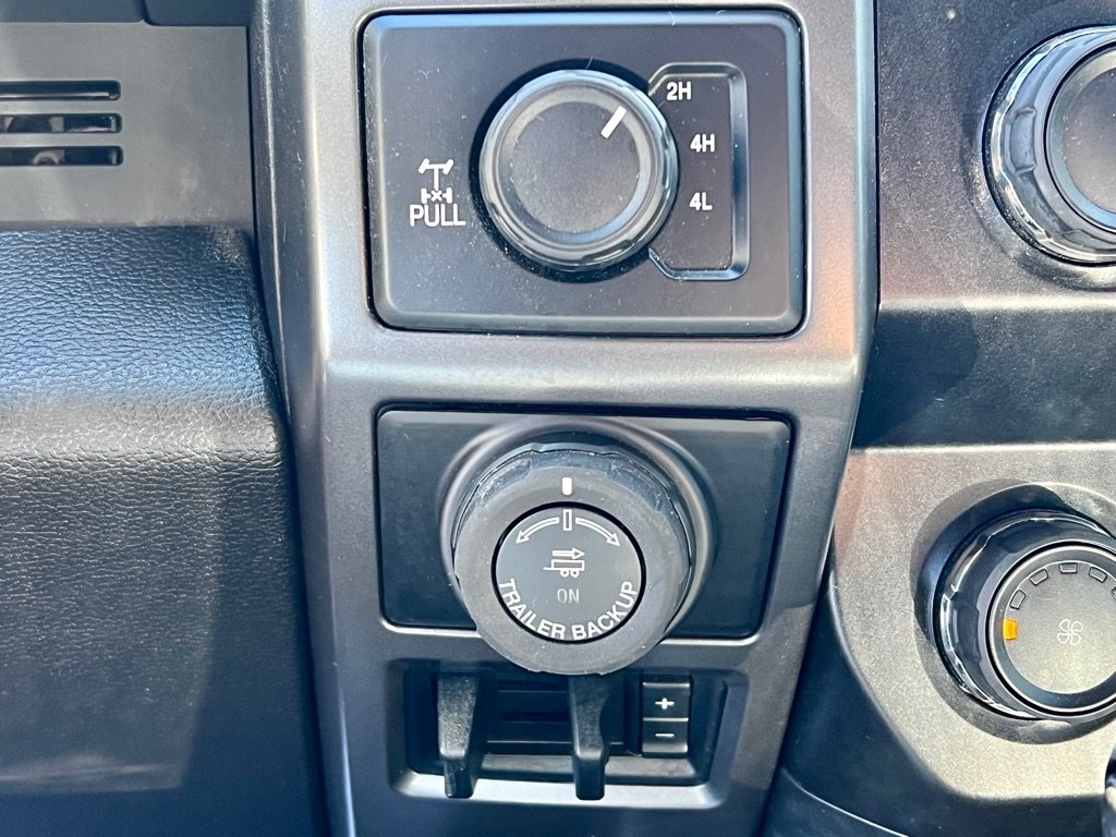 Used 2019 Ford F150 XLT w/ Equipment Group 302A Luxury AWD/4WD image 18