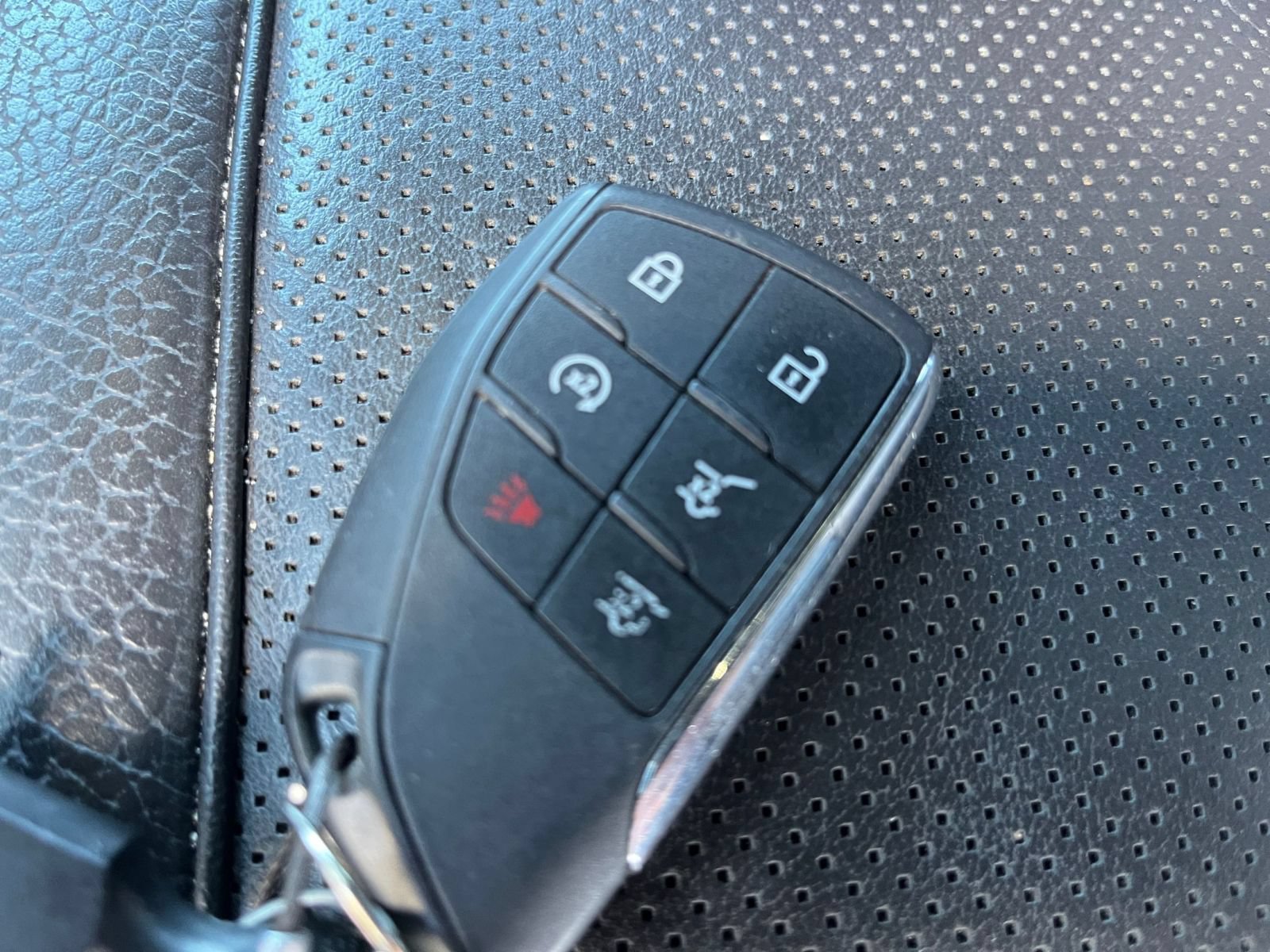 Used 2023 GMC Yukon Denali RWD image 26