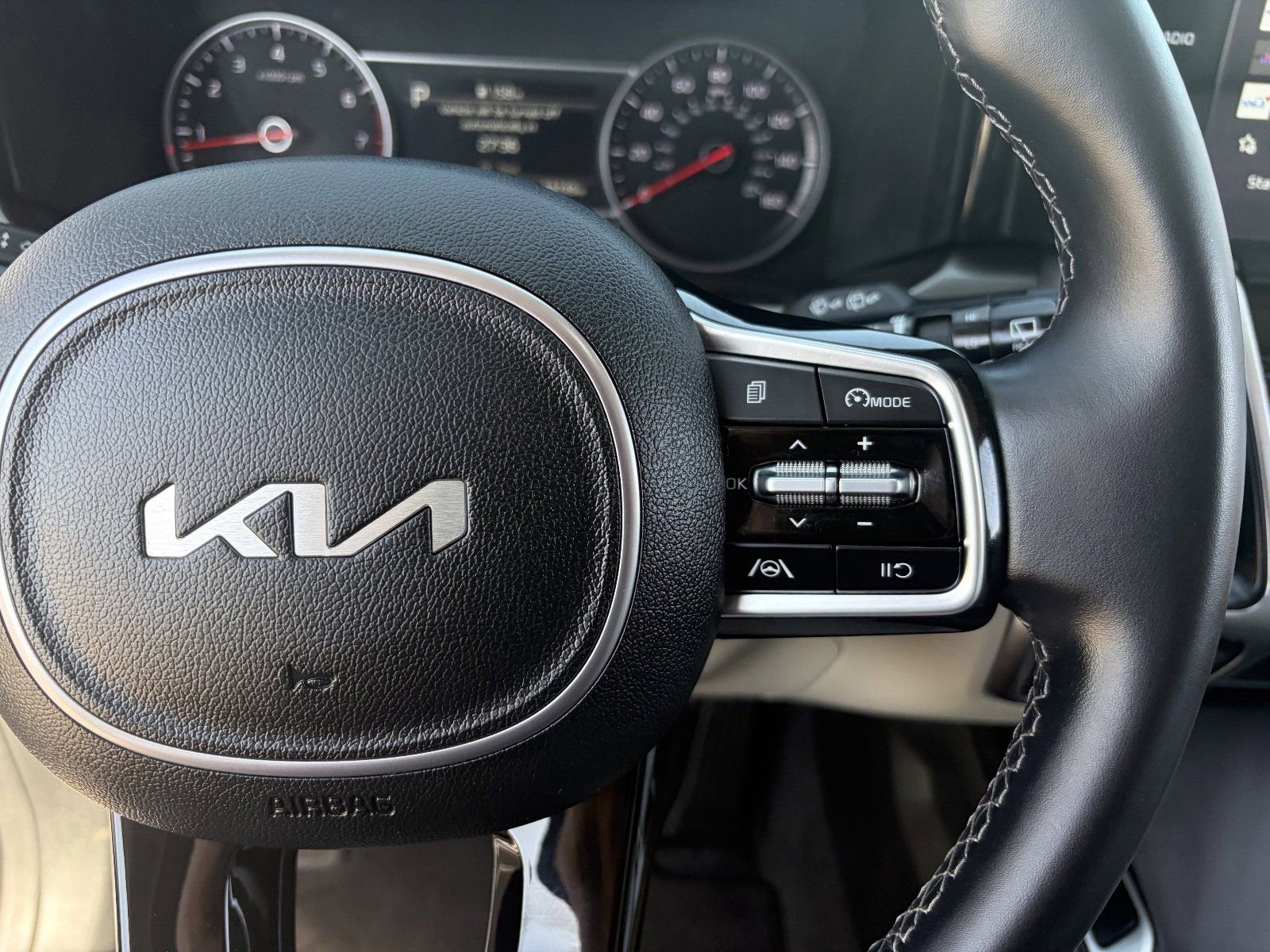 Used 2023 Kia Sorento S w/ Panoramic Sunroof Package image 26