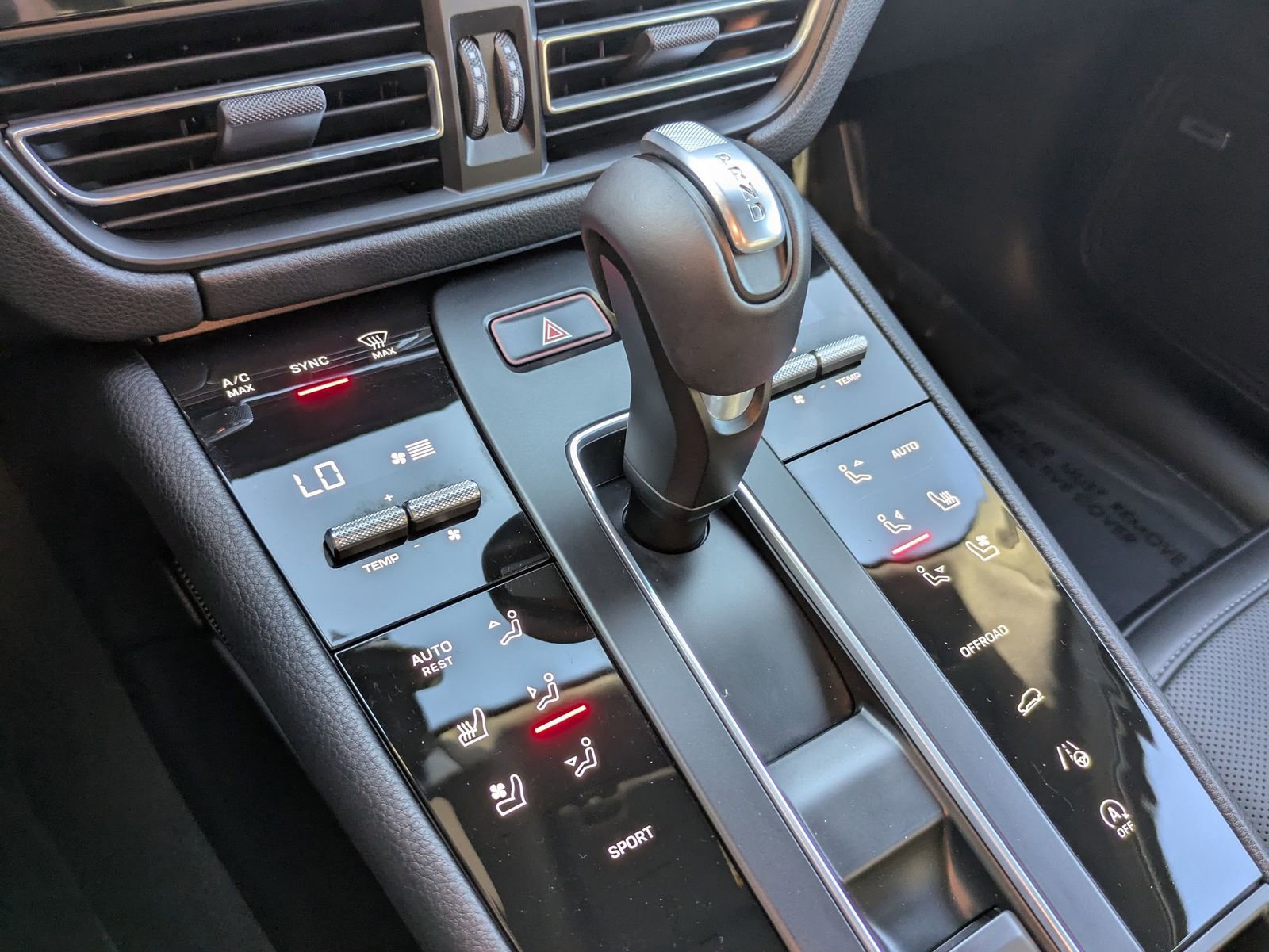 Certified 2026 Porsche Macan image 21